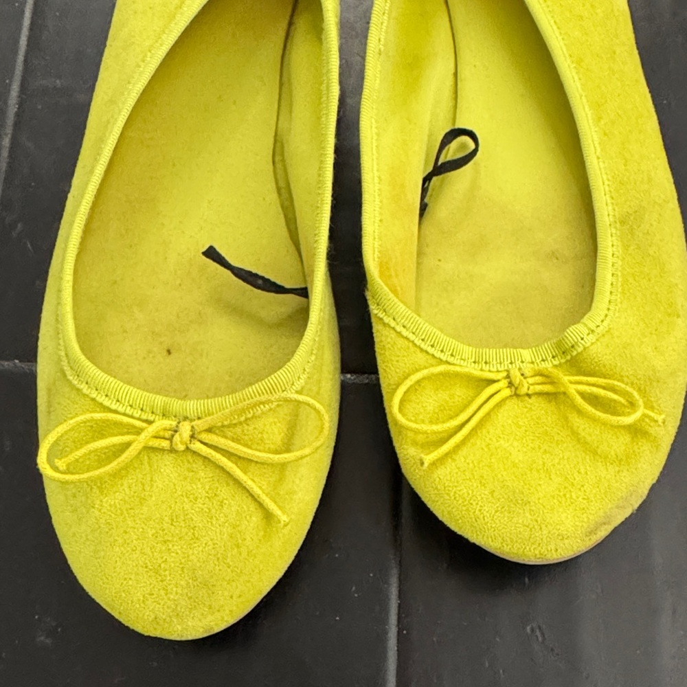 H&M Vibrant Yellow Flats - Picture 3 of 4